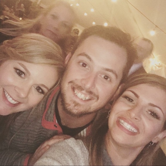 Meet your Posher, Megan - Picture 3 of 5